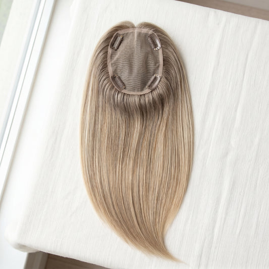 HAIR TOPPER — HIGHLIGHTED
