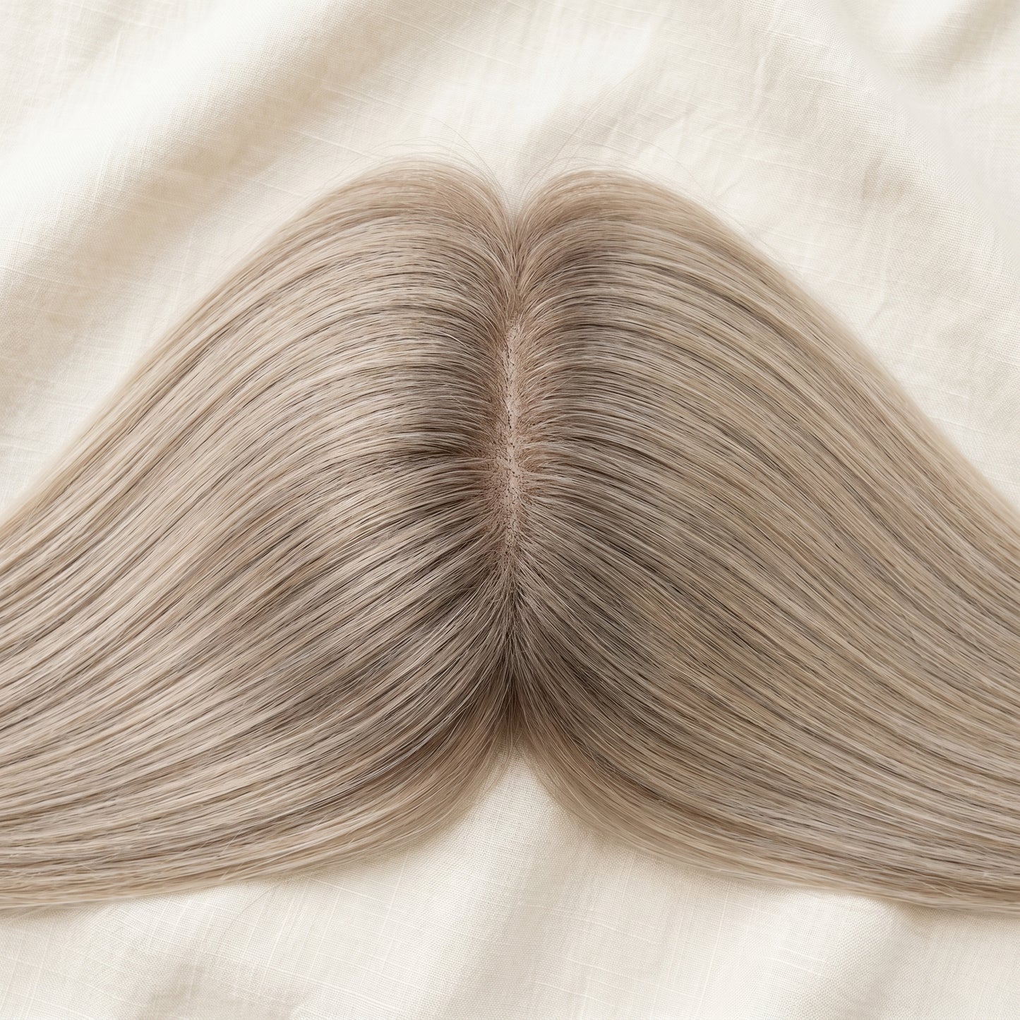 QOGH Hair Topper Highlighted P18A/60A top view parting